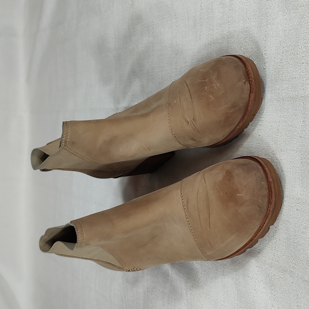 Sorel Chelsea Leather Tan Casual Ankle Heeled Booties Women's Size 10
